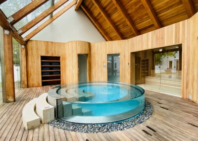 AquaLuxe Heaven
